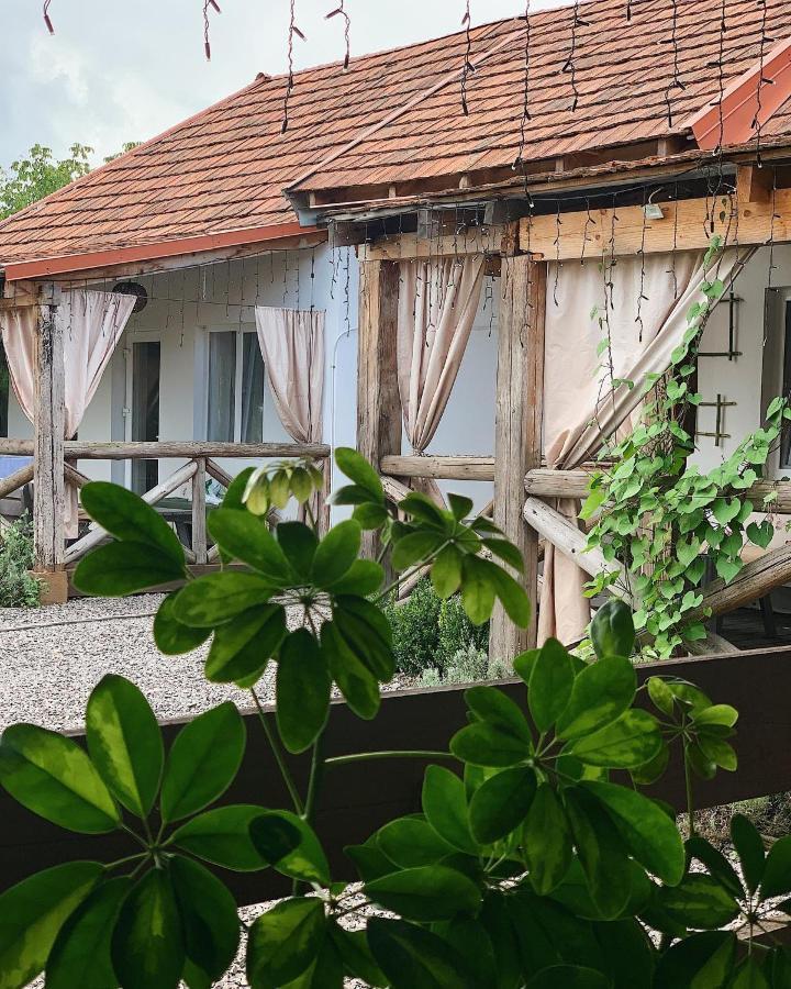 Villa Lukash Yanoshi Exteriér fotografie