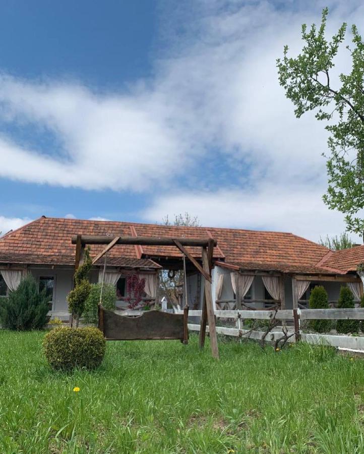 Villa Lukash Yanoshi Exteriér fotografie