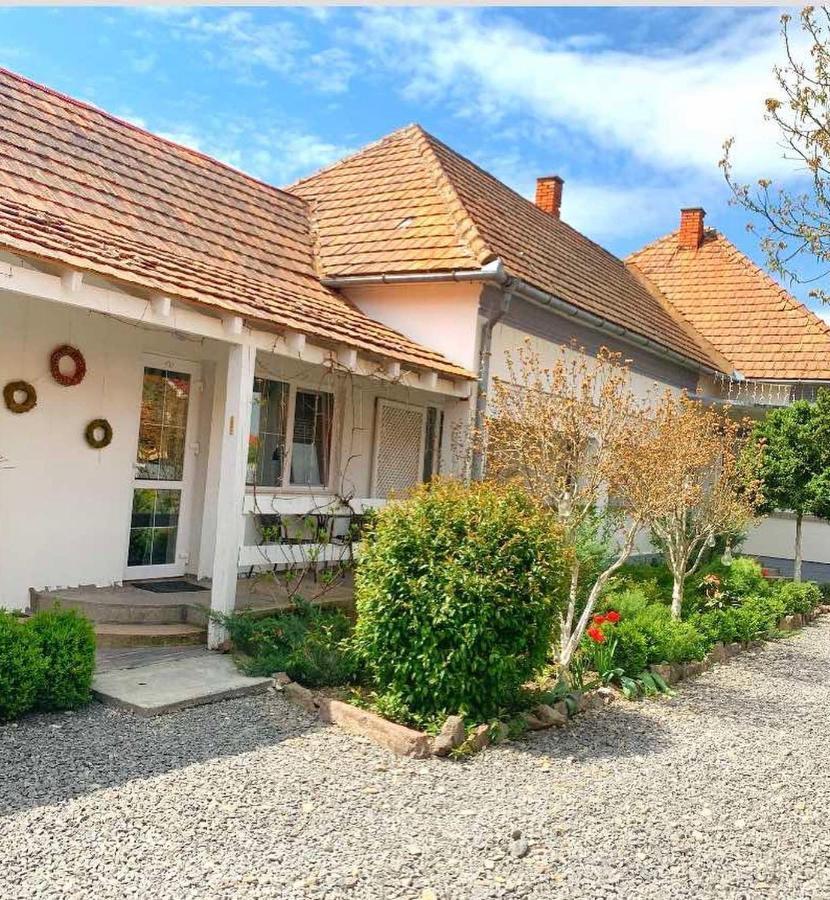 Villa Lukash Yanoshi Exteriér fotografie