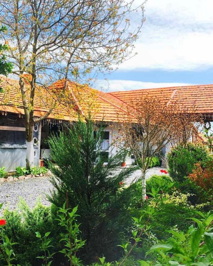Villa Lukash Yanoshi Exteriér fotografie