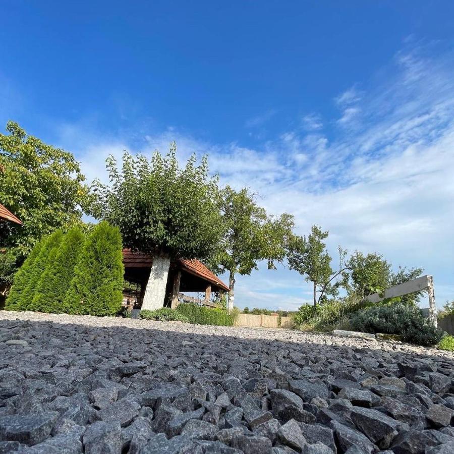Villa Lukash Yanoshi Exteriér fotografie