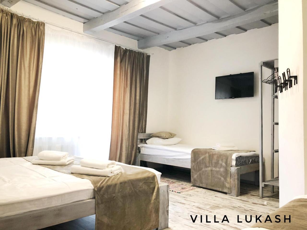 Villa Lukash Yanoshi Exteriér fotografie